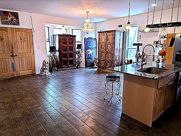 2003 E 9th ST, Austin TX 78702