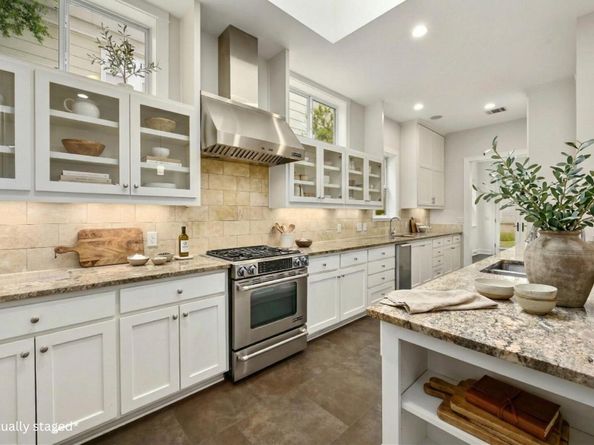 1205 Norwalk LN D, Austin TX 78703