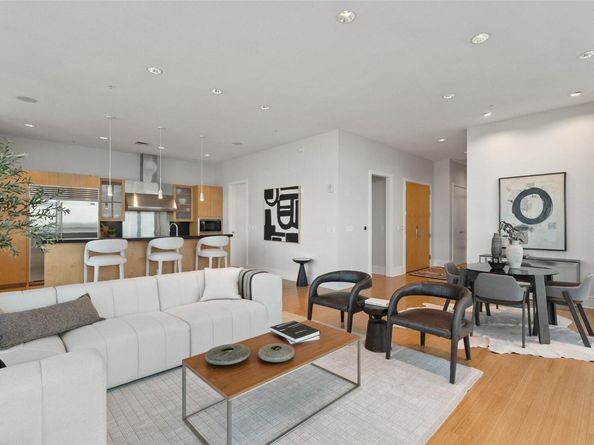 555 E 5th ST 2901, Austin TX 78701