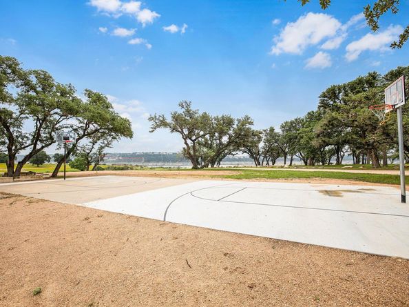 229 Comanche LN, Point Venture TX 78645