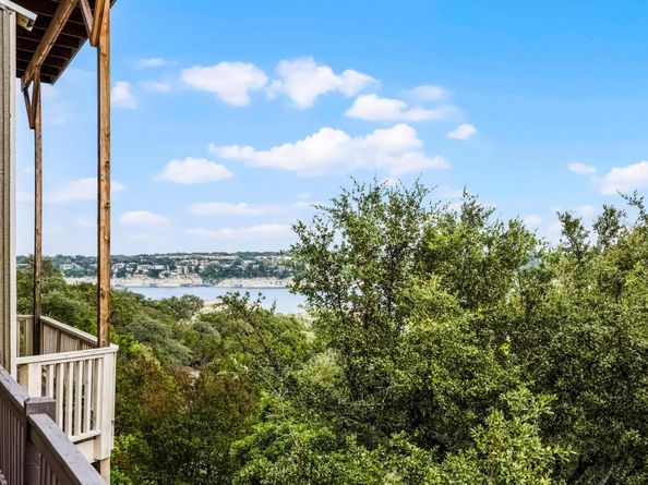 229 Comanche LN, Point Venture TX 78645