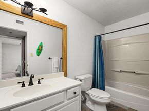 229 Comanche LN, Point Venture TX 78645