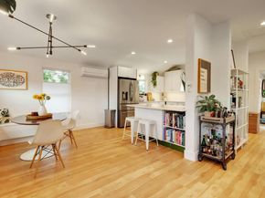 2000 E 8th ST, Austin TX 78702