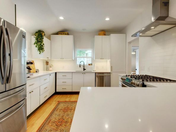 2000 E 8th ST, Austin TX 78702