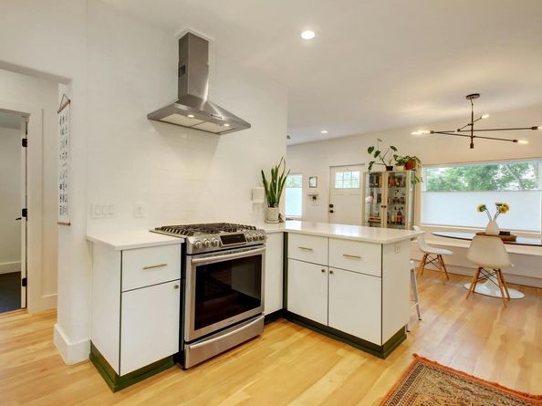 2000 E 8th ST, Austin TX 78702