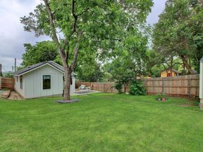 2000 E 8th ST, Austin TX 78702