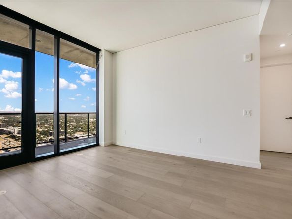 610 Davis ST 4005, Austin TX 78701