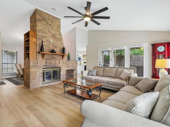 1705 Creek Bend CIR, Round Rock TX 78681