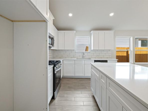 134 Arena DR, Liberty Hill TX 78642