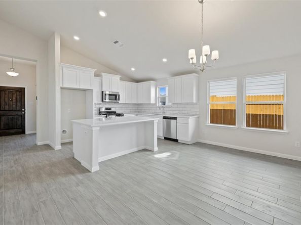 134 Arena DR, Liberty Hill TX 78642