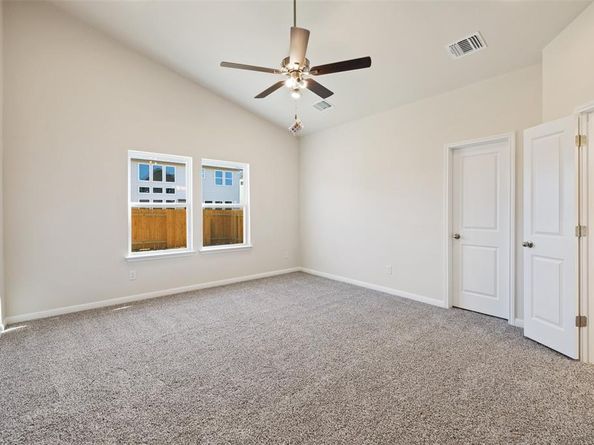 134 Arena DR, Liberty Hill TX 78642