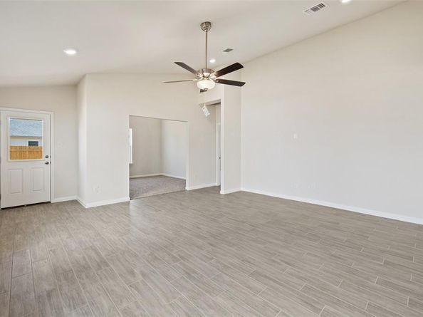 134 Arena DR, Liberty Hill TX 78642