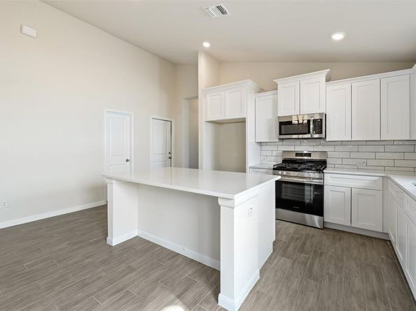 134 Arena DR, Liberty Hill TX 78642