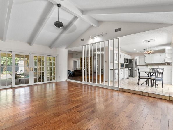 8702 Balcones Club DR, Austin TX 78750