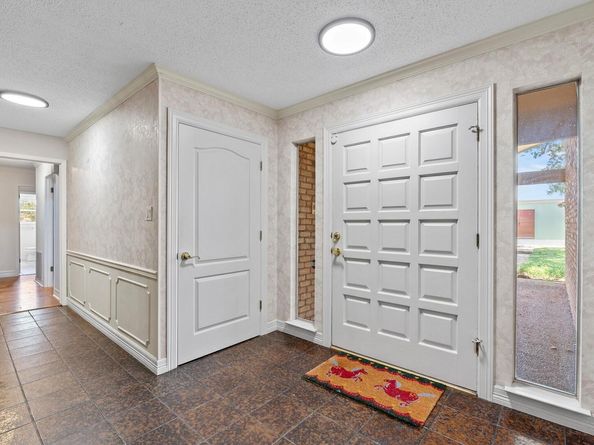 8702 Balcones Club DR, Austin TX 78750