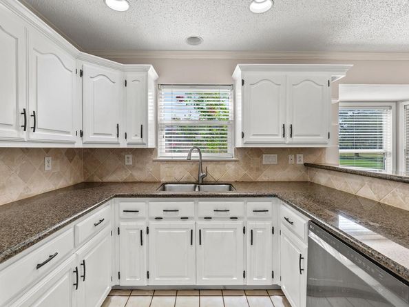 8702 Balcones Club DR, Austin TX 78750