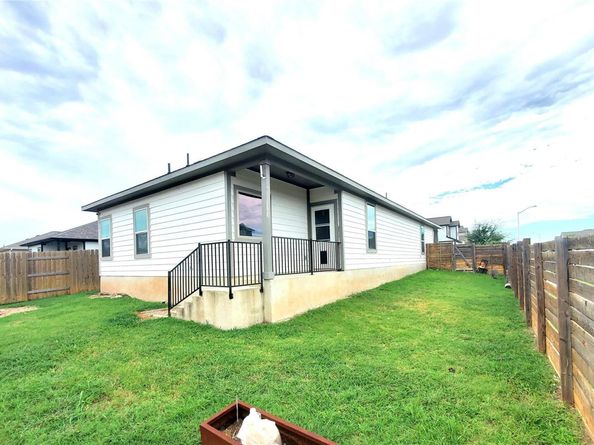 101 Prosecco PATH, Leander TX 78641
