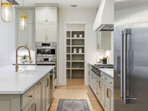 3005 Silverleaf DR, Austin TX 78757