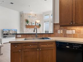 1701 Spyglass DR 11, Austin TX 78746