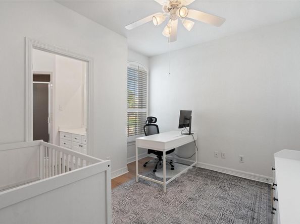 1701 Spyglass DR 11, Austin TX 78746