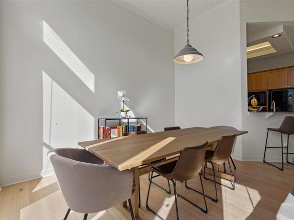 1701 Spyglass DR 11, Austin TX 78746