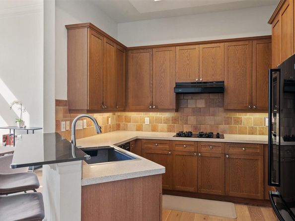 1701 Spyglass DR 11, Austin TX 78746