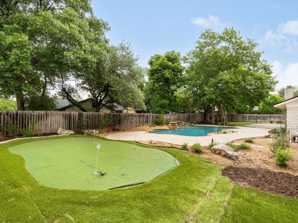 504 Ridgecrest RD, Georgetown TX 78628