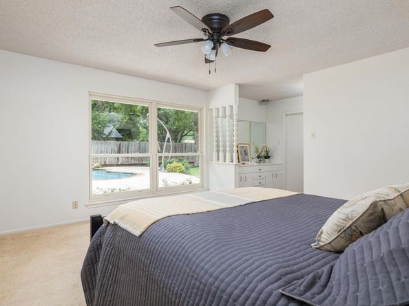 504 Ridgecrest RD, Georgetown TX 78628
