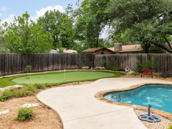 504 Ridgecrest RD, Georgetown TX 78628