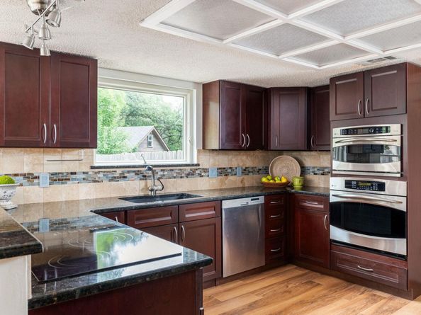 504 Ridgecrest RD, Georgetown TX 78628