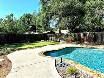 504 Ridgecrest RD