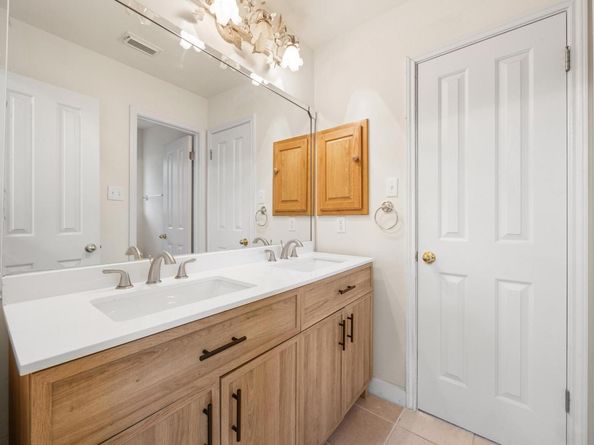 702 Timarron DR, Leander TX 78641