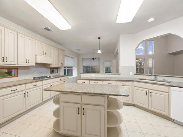 702 Timarron DR, Leander TX 78641
