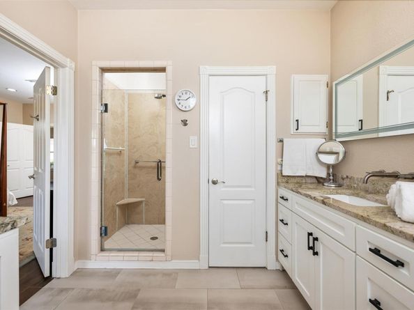 914 Challenger, Lakeway TX 78734