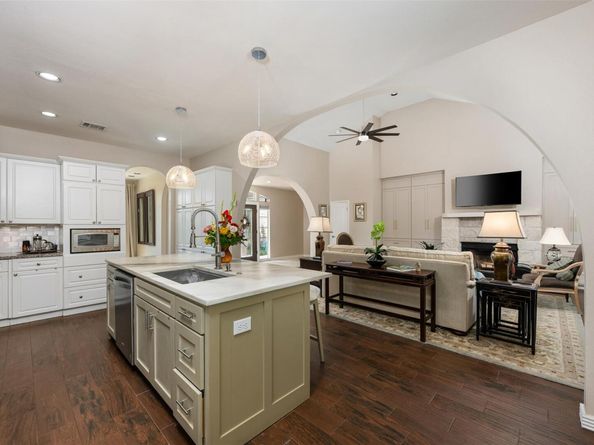 914 Challenger, Lakeway TX 78734