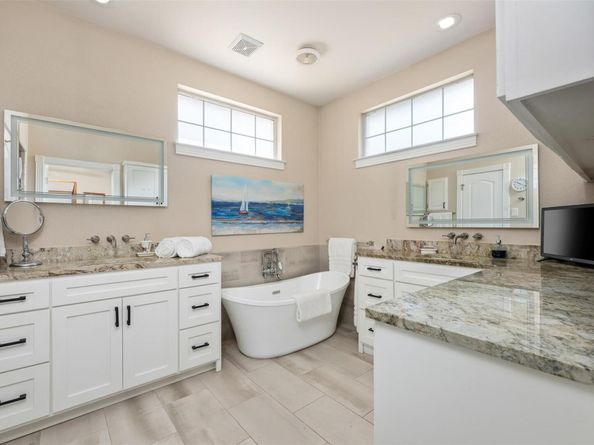 914 Challenger, Lakeway TX 78734