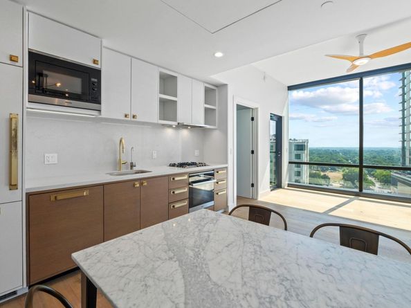 70 Rainey ST 1303, Austin TX 78701