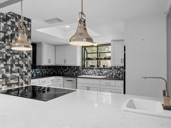 6110 Gardenridge HOLW, Austin TX 78750