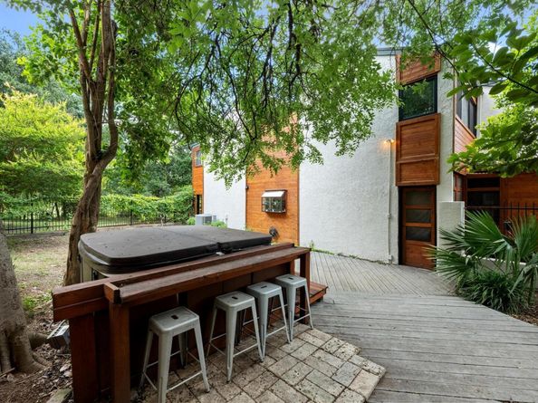 6110 Gardenridge HOLW, Austin TX 78750