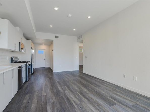 4004 Banister LN 312, Austin TX 78704