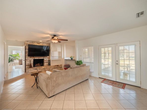 1822 Rowe LOOP, Pflugerville TX 78660
