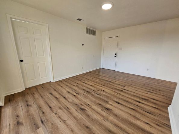 6903 Deatonhill DR 2, Austin TX 78745