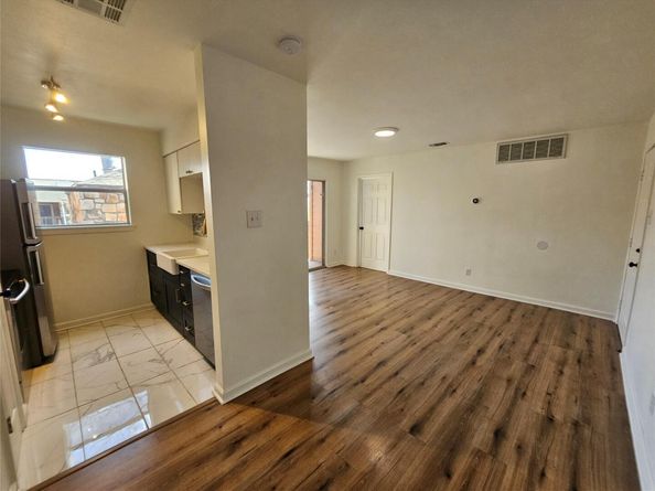 6903 Deatonhill DR 2, Austin TX 78745