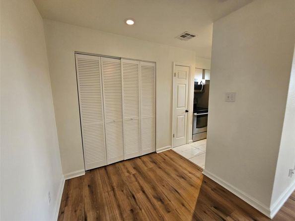 6903 Deatonhill DR 2, Austin TX 78745