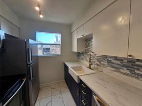 6903 Deatonhill DR 2, Austin TX 78745