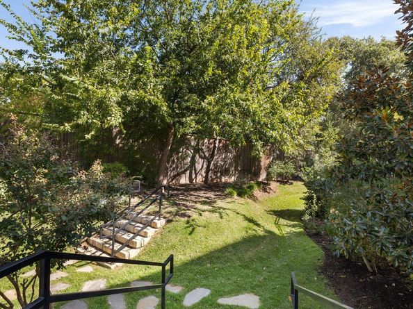 2300 Enfield RD 303, Austin TX 78703