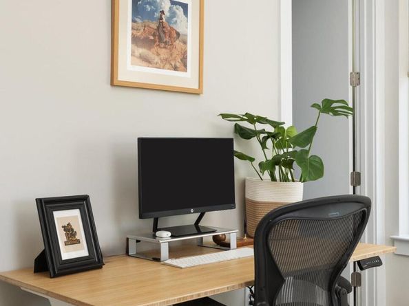 2300 Enfield RD 303, Austin TX 78703