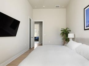 2300 Enfield RD 303, Austin TX 78703