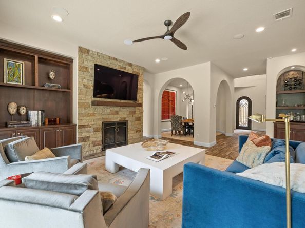 313 Grand Oaks LN, Georgetown TX 78628