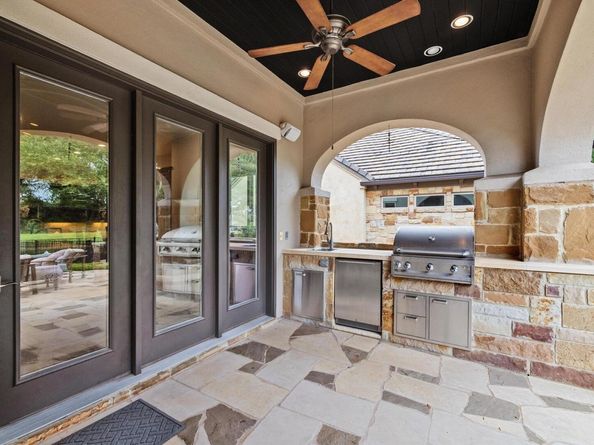 313 Grand Oaks LN, Georgetown TX 78628
